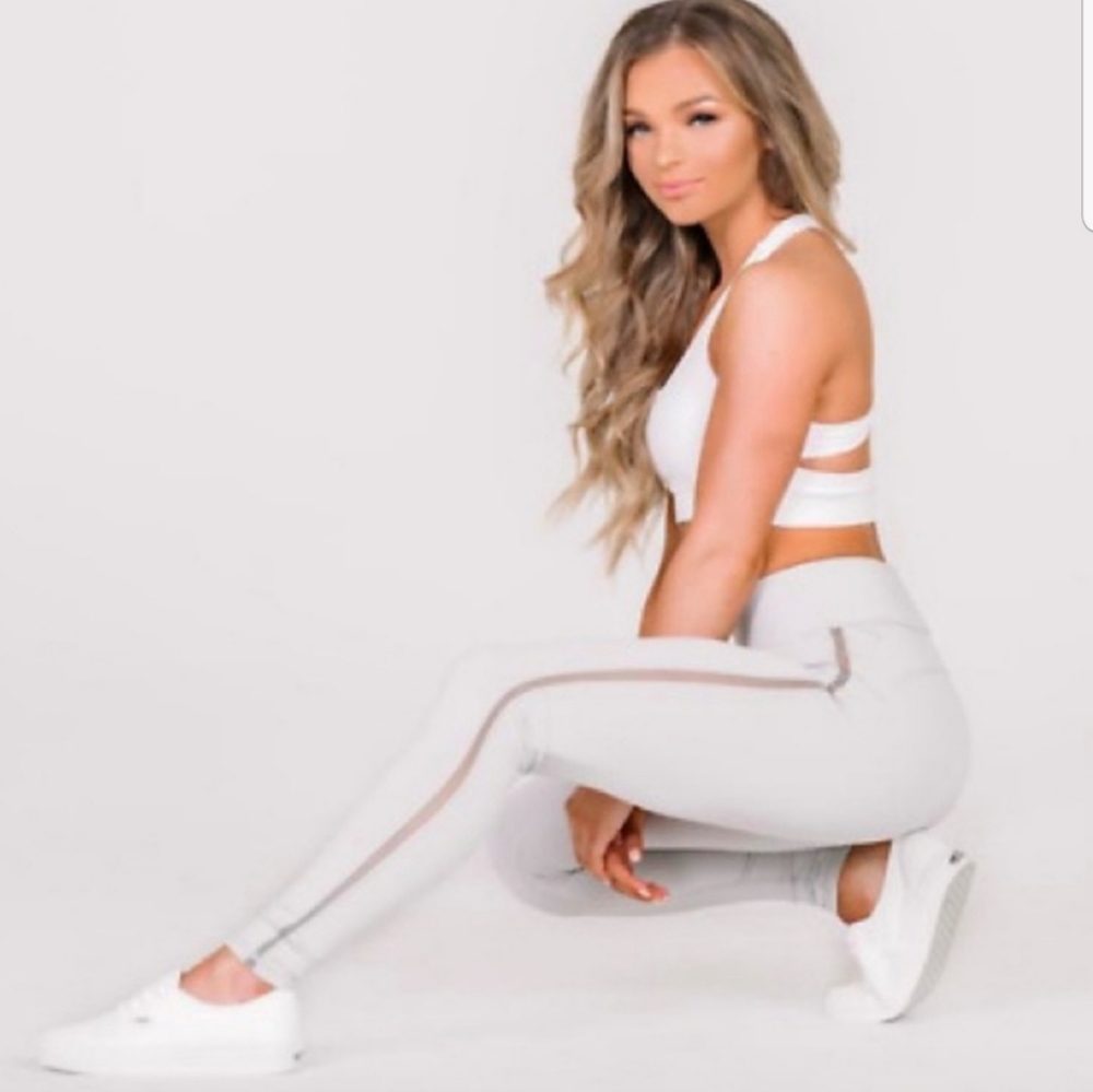 BuffBunny Desire Leggings in Stone Size Large